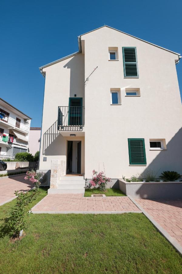 Apartments Mila Sveti Filip i Jakov Exterior photo